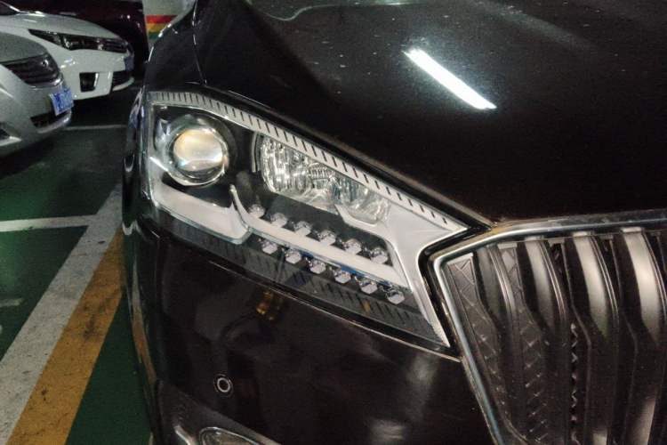 Used BORGWARD BX7 2016 28T Four-wheel Drive Luxury Edition 5 Seats Right Front Headlight