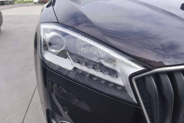 Used BORGWARD BX7 2016 28T Two-Wheel Drive Luxury Version 5 Seats Right Front Headlight