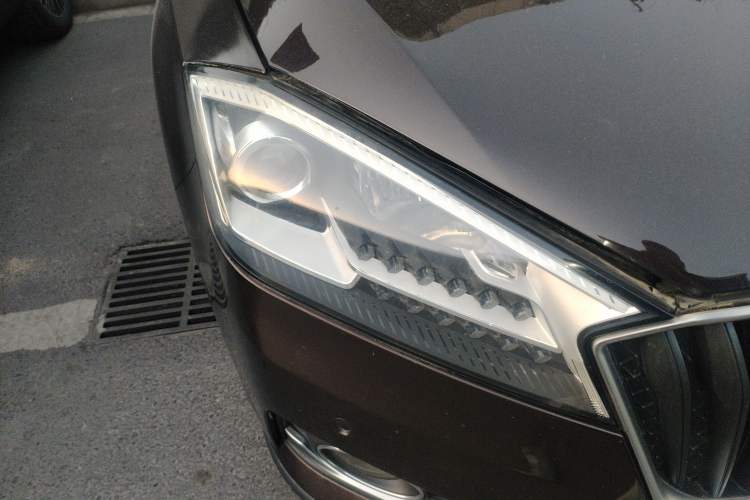 Used BORGWARD BX7 2016 28T Four-Wheel Drive Flagship Version 5 Seats Right Front Headlight