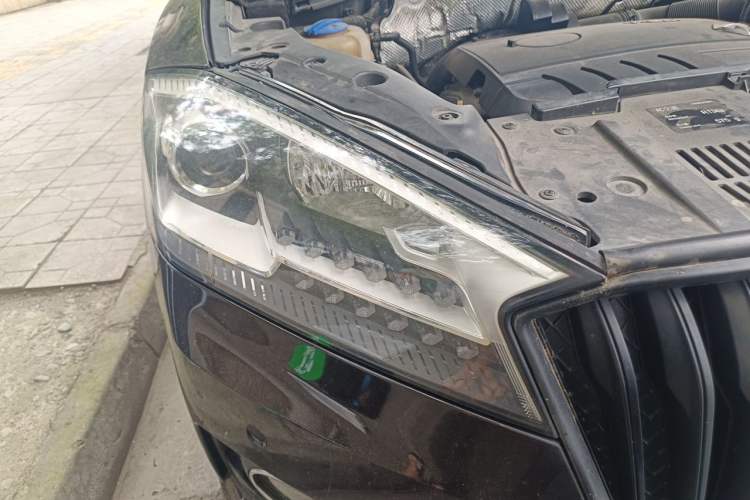 Used BORGWARD BX7 2016 28T Two-Wheel Drive Luxury Version 5 Seats Right Front Headlight