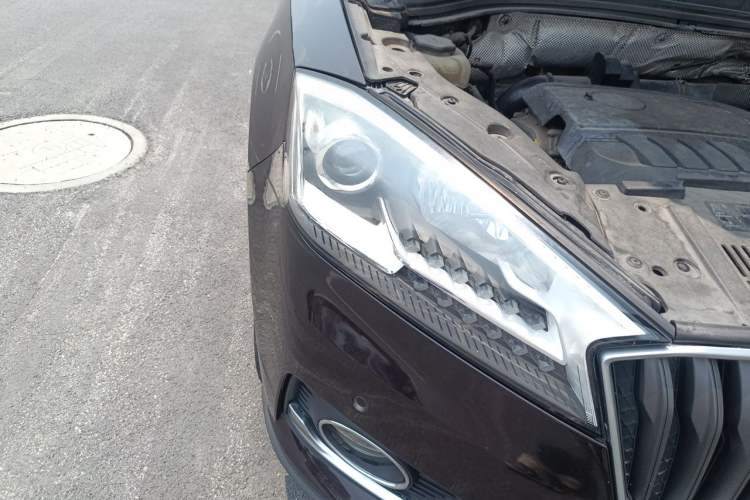 Used BORGWARD BX7 2016 28T Four-Wheel Drive Flagship Version 5 Seats Right Front Headlight