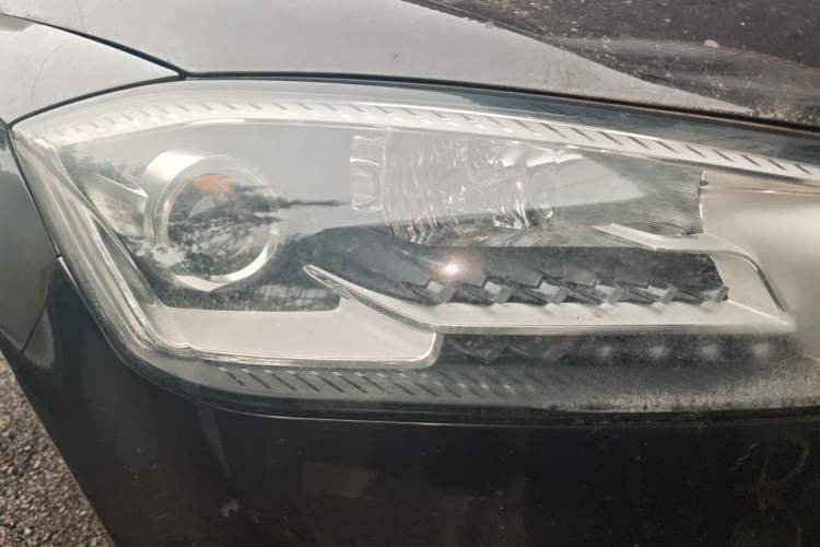 Used BORGWARD BX7 2016 28T Four-Wheel Drive Flagship Version 5 Seats Right Front Headlight