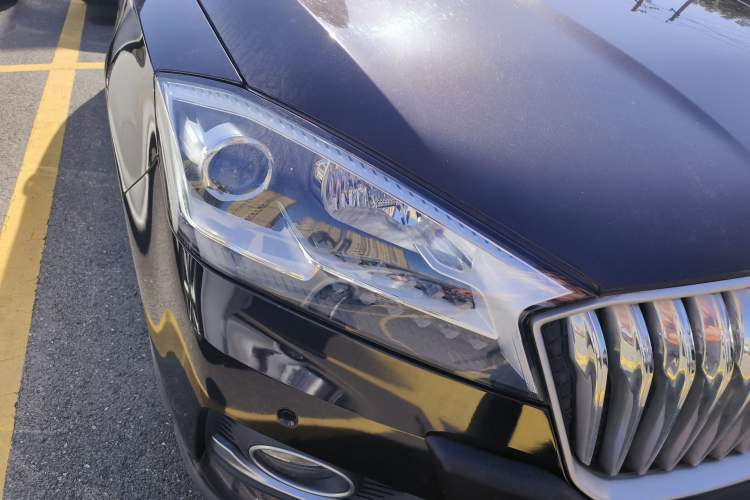 Used BORGWARD BX7 2016 28T Two-Wheel Drive Luxury Version 5 Seats Right Front Headlight