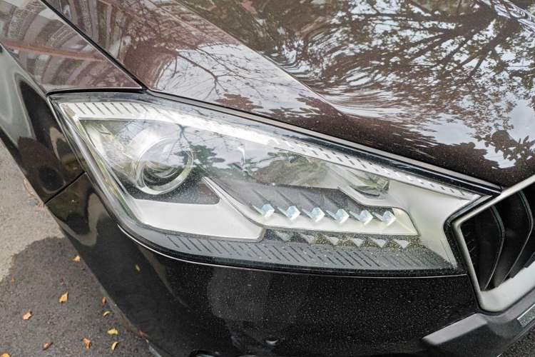 Used BORGWARD BX7 2016 28T Four-wheel Drive Flagship Version 7 Seats Right Front Headlight