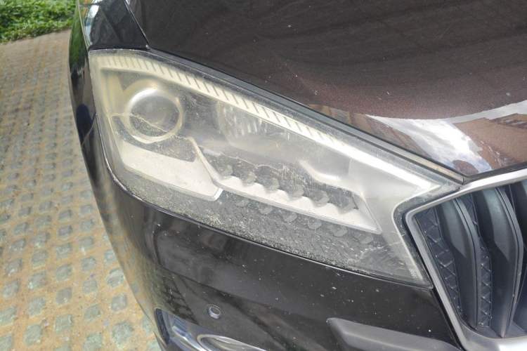Used BORGWARD BX7 2016 28T Two-Wheel Drive Luxury Version 5 Seats Right Front Headlight