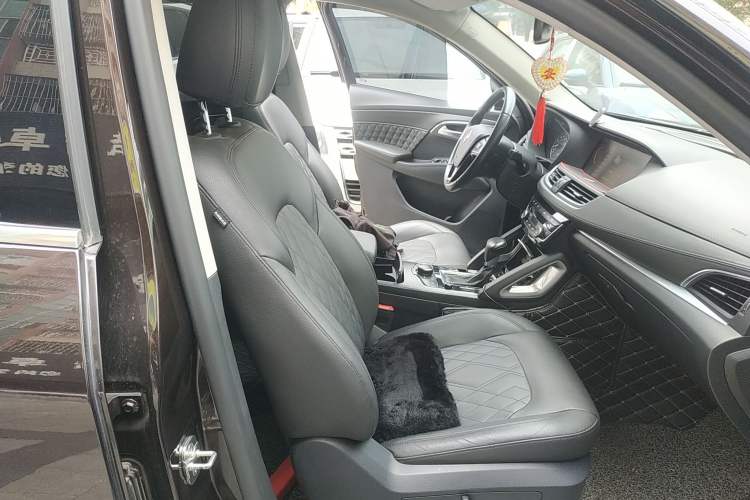 Used BORGWARD BX7 2016 28T Four-Wheel Drive Flagship Version 5 Seats Right Front Seat