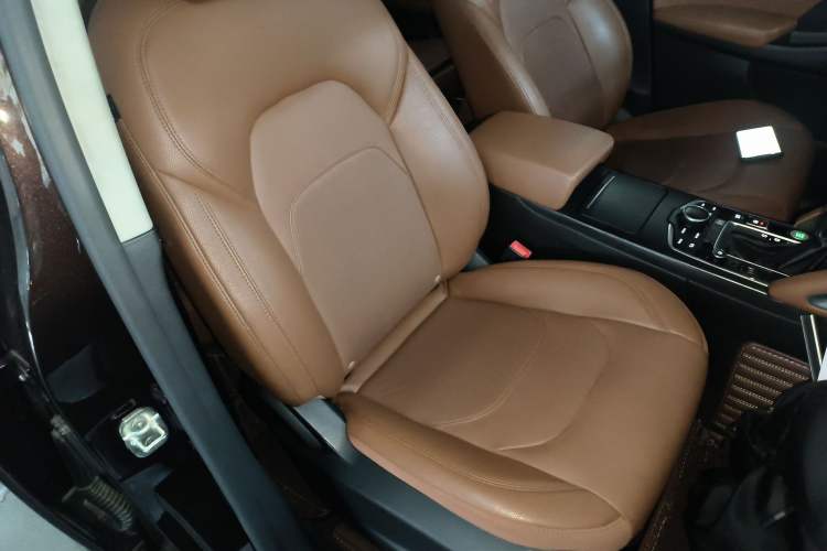 Used BORGWARD BX7 2016 28T 2WD Elite Edition 5-seater Right Front Seat