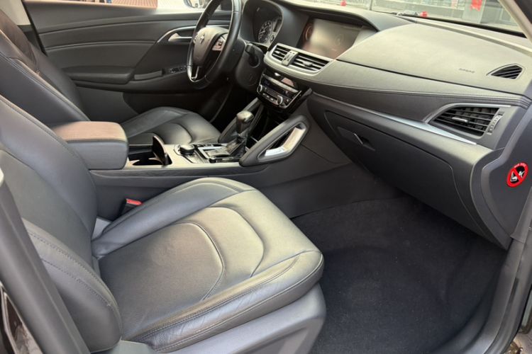 Used BORGWARD BX7 2016 28T 2WD Luxury Edition 7-seater Right Front Seat