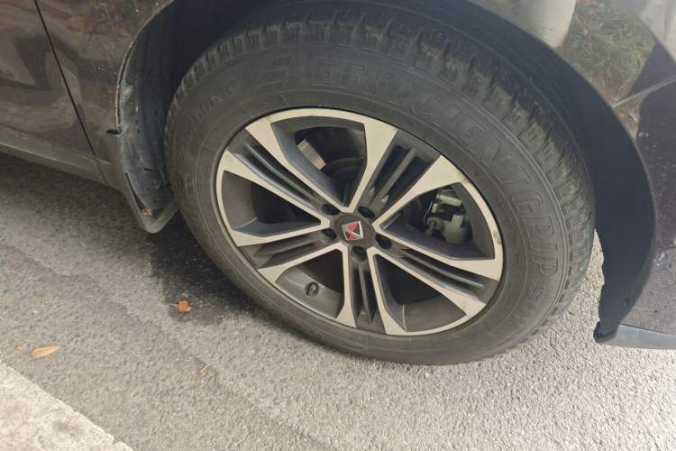 Used BORGWARD BX7 2016 28T Four-wheel Drive Luxury Version 7 Seats Right Front Wheel Hub