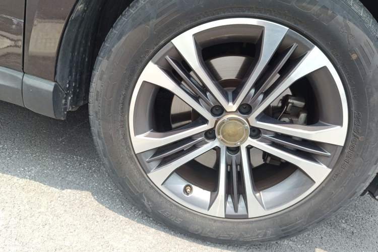 Used BORGWARD BX7 2016 28T Four-Wheel Drive Flagship Version 5 Seats Right Front Wheel Hub