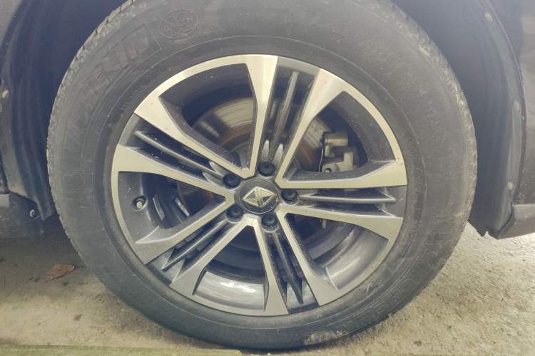 Used BORGWARD BX7 2016 28T Four-wheel Drive Luxury Edition 5 Seats Right Front Wheel Hub