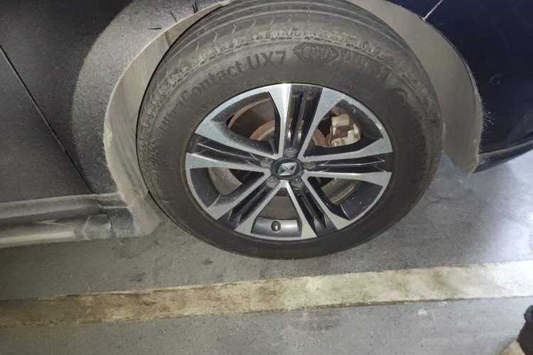 Used BORGWARD BX7 2016 28T Four-Wheel Drive Flagship Version 5 Seats Right Front Wheel Hub