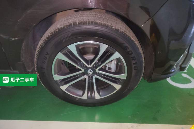 Used BORGWARD BX7 2016 28T Four-Wheel Drive Flagship Version 5 Seats Right Front Wheel Hub