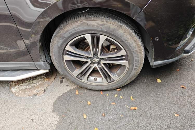 Used BORGWARD BX7 2016 28T Four-wheel Drive Flagship Version 7 Seats Right Front Wheel Hub