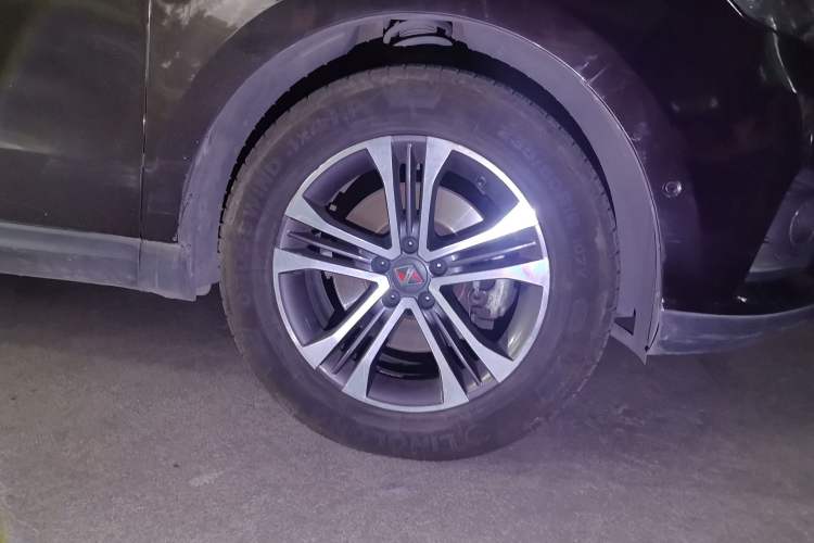 Used BORGWARD BX7 2016 28T Four-Wheel Drive Flagship Model 6 Seats Right Front Wheel Hub