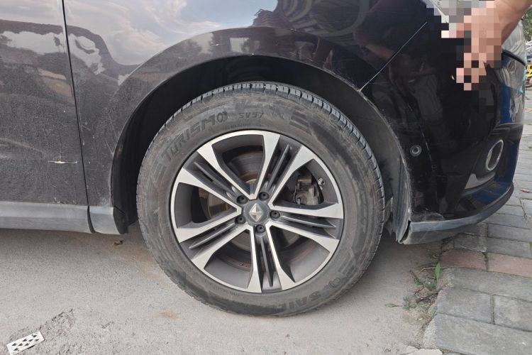 Used BORGWARD BX7 2016 28T Four-Wheel Drive Flagship Version 5 Seats Right Front Wheel Hub