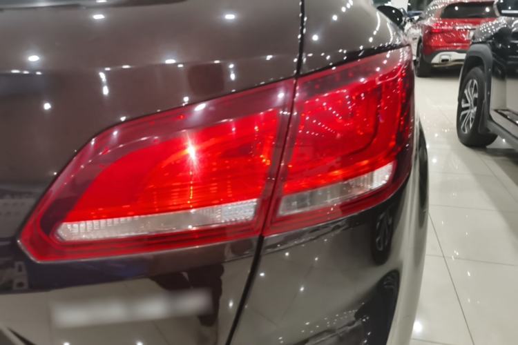 Used BORGWARD BX7 2016 28T Four-wheel Drive Luxury Edition 5 Seats Right Rear Taillight