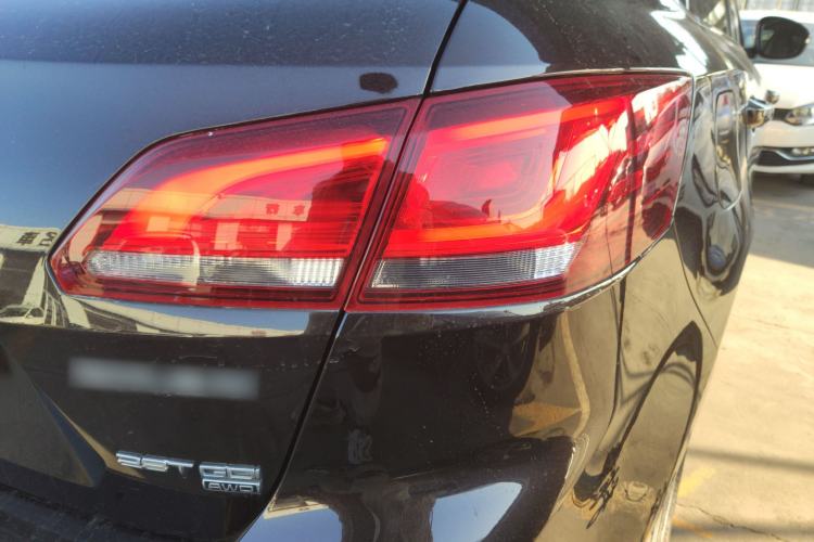 Used BORGWARD BX7 2016 28T Four-wheel Drive Luxury Edition 5 Seats Right Rear Taillight