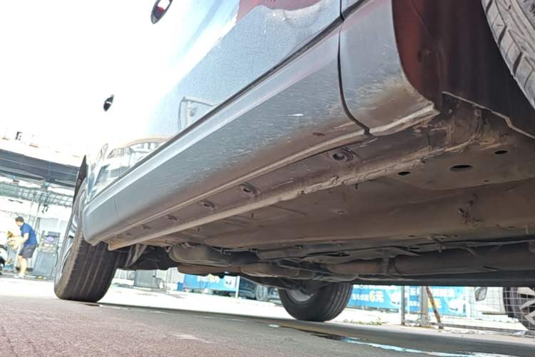Used BORGWARD BX7 2016 28T Four-Wheel Drive Flagship Version 5 Seats Right Side Sill