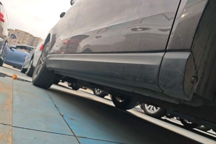 Used BORGWARD BX7 2016 28T 2WD Luxury Edition 7-seater Right Side Sill