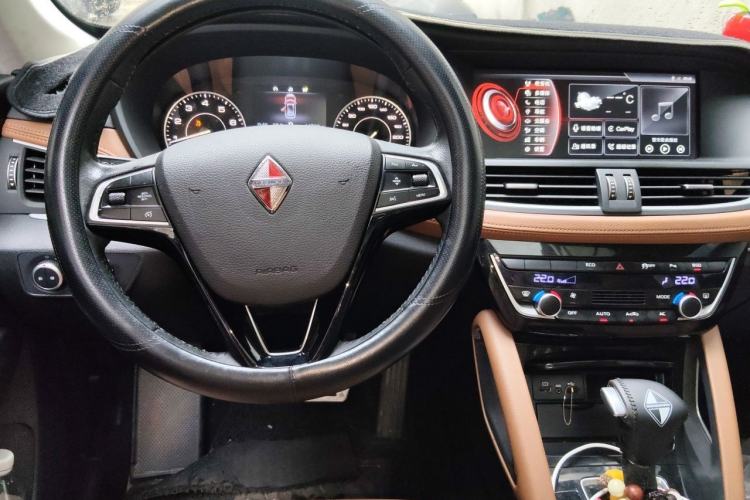 Used BORGWARD BX7 2016 28T Two-Wheel Drive Luxury Version 5 Seats Steering Wheel