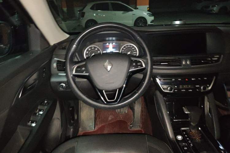 Used BORGWARD BX7 2016 28T Four-wheel Drive Luxury Version 7 Seats Steering Wheel