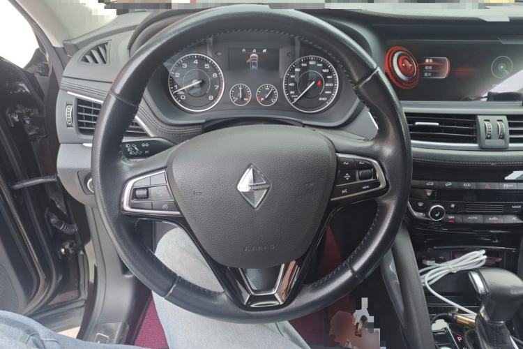 Used BORGWARD BX7 2016 28T Four-Wheel Drive Flagship Version 5 Seats Steering Wheel