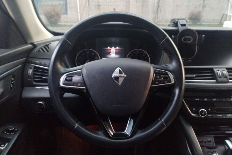 Used BORGWARD BX7 2016 28T Four-Wheel Drive Flagship Version 5 Seats Steering Wheel