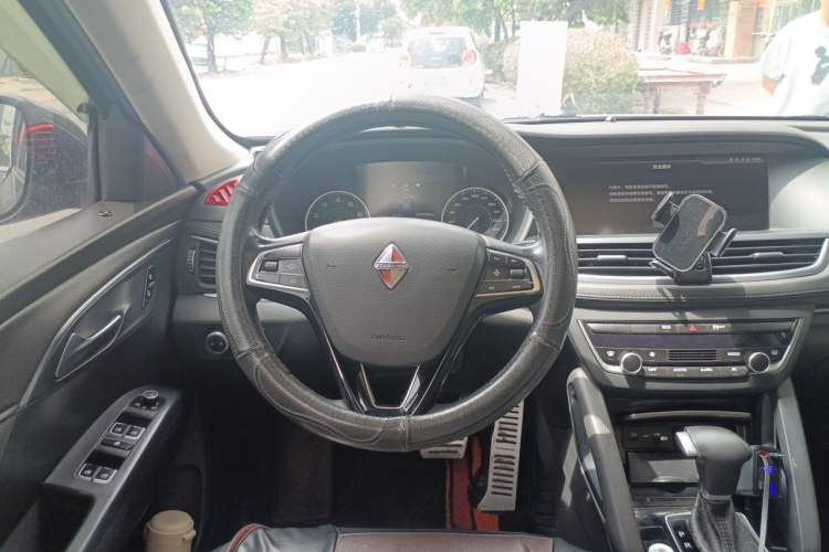 Used BORGWARD BX7 2016 28T 2WD Elite Edition 5-seater Steering Wheel