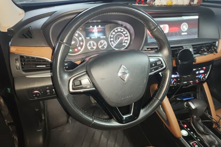 Used BORGWARD BX7 2016 28T Four-Wheel Drive Flagship Version 5 Seats Steering Wheel