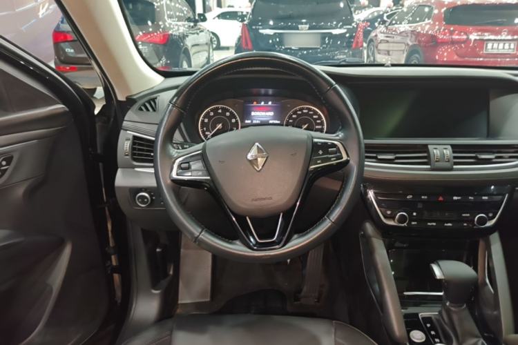 Used BORGWARD BX7 2016 28T Four-wheel Drive Luxury Edition 5 Seats Steering Wheel