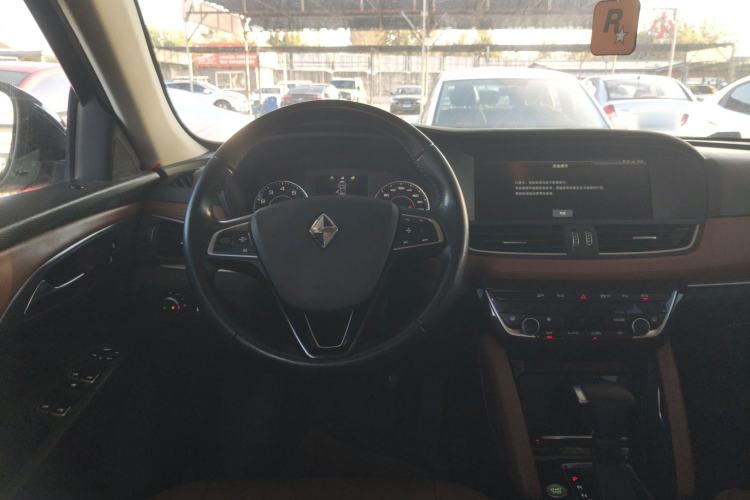 Used BORGWARD BX7 2016 28T Four-wheel Drive Luxury Edition 5 Seats Steering Wheel