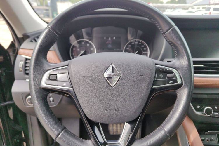 Used BORGWARD BX7 2016 28T 2WD Elite Edition 5-seater Steering Wheel