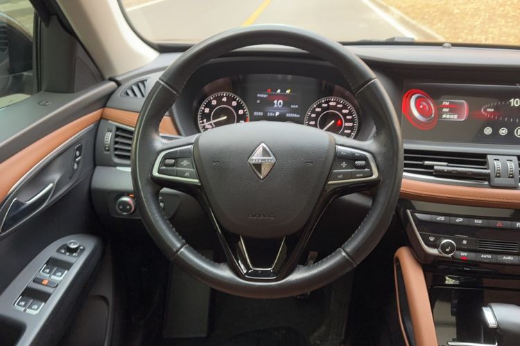 Used BORGWARD BX7 2016 28T Four-Wheel Drive Flagship Version 5 Seats Steering Wheel