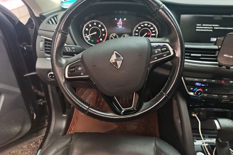 Used BORGWARD BX7 2016 28T Four-Wheel Drive Flagship Version 5 Seats Steering Wheel
