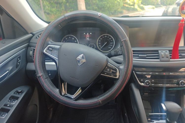 Used BORGWARD BX7 2016 28T Four-Wheel Drive Flagship Version 5 Seats Steering Wheel