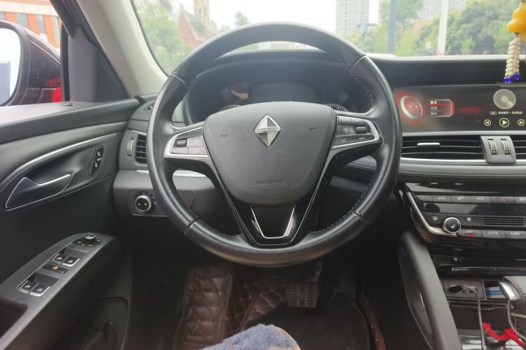 Used BORGWARD BX7 2016 28T Four-Wheel Drive Flagship Version 5 Seats Steering Wheel