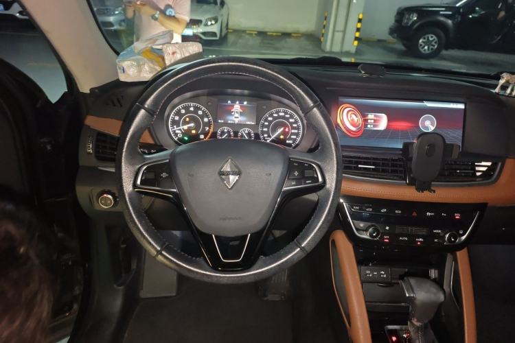 Used BORGWARD BX7 2016 28T Four-wheel Drive Flagship Version 7 Seats Steering Wheel
