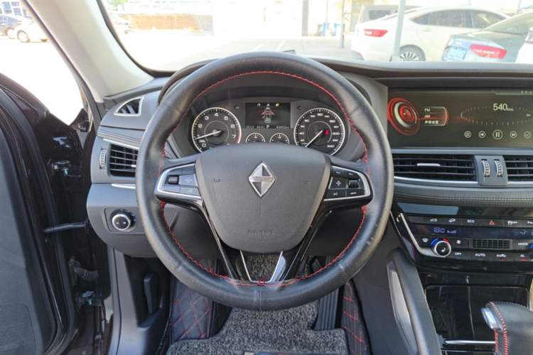 Used BORGWARD BX7 2016 28T Four-Wheel Drive Flagship Version 5 Seats Steering Wheel