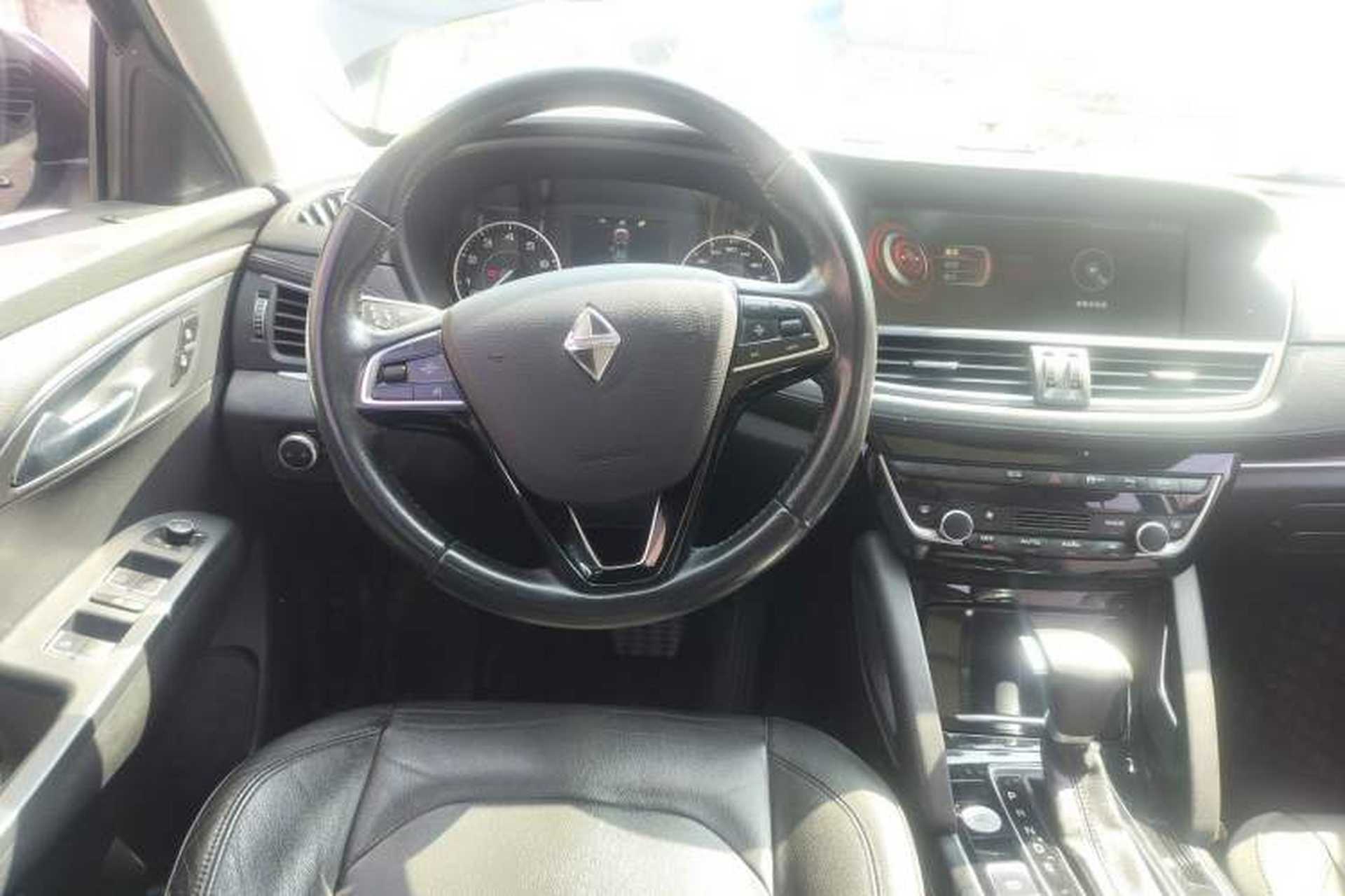 Used BORGWARD BX7 2016 28T Two-Wheel Drive Luxury Version 5 Seats Steering Wheel