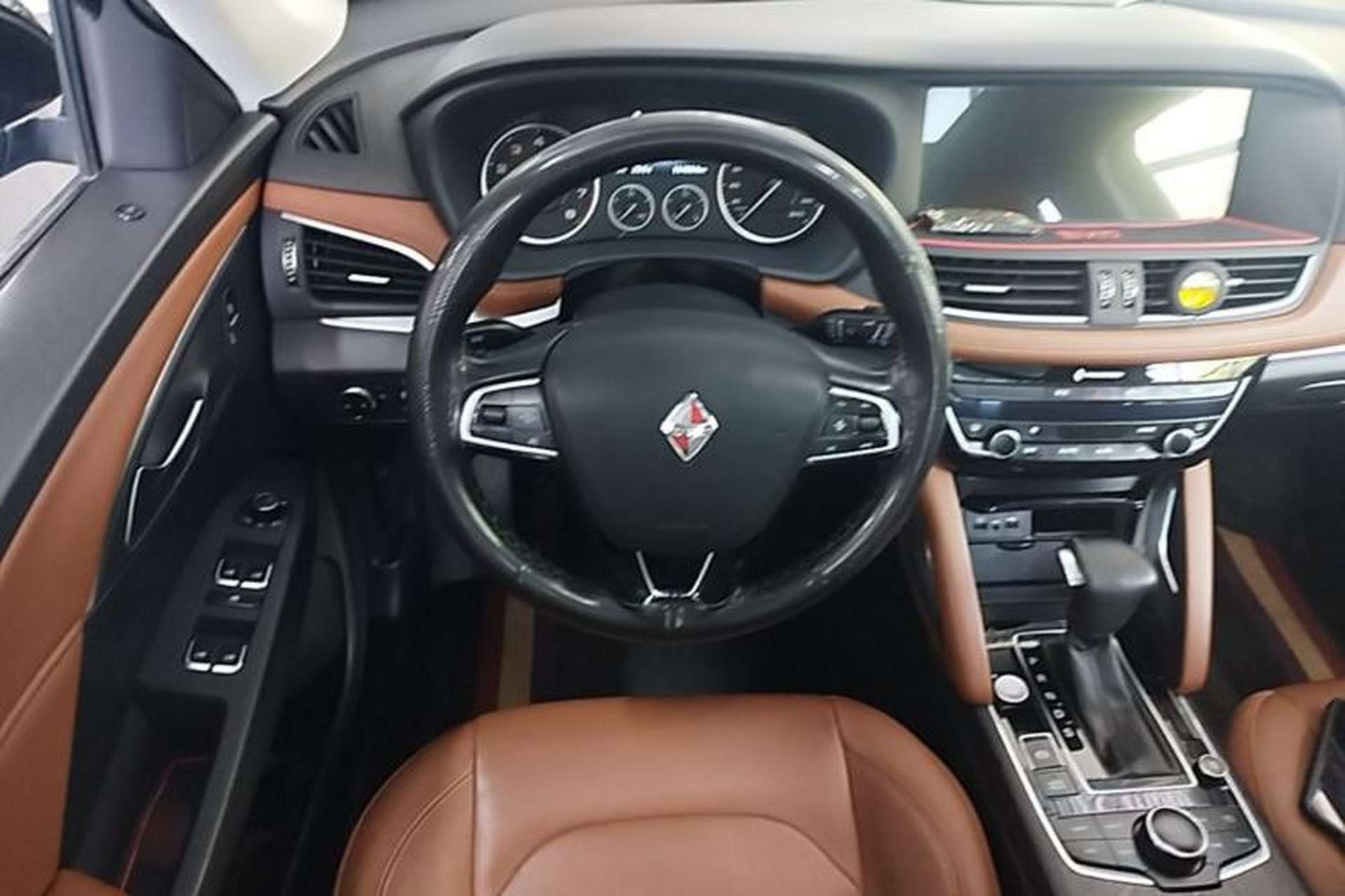 Used BORGWARD BX7 2016 28T Two-Wheel Drive Luxury Version 5 Seats Steering Wheel