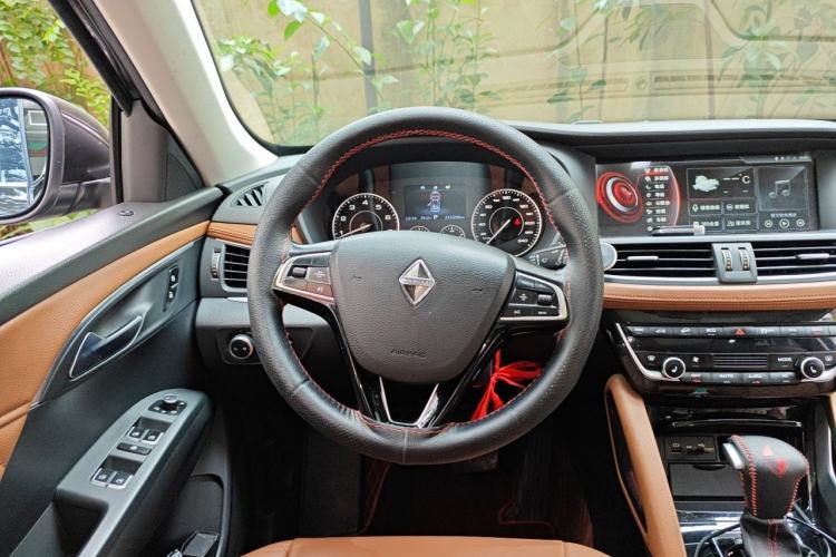 Used BORGWARD BX7 2016 28T Four-wheel Drive Flagship Version 7 Seats Steering Wheel