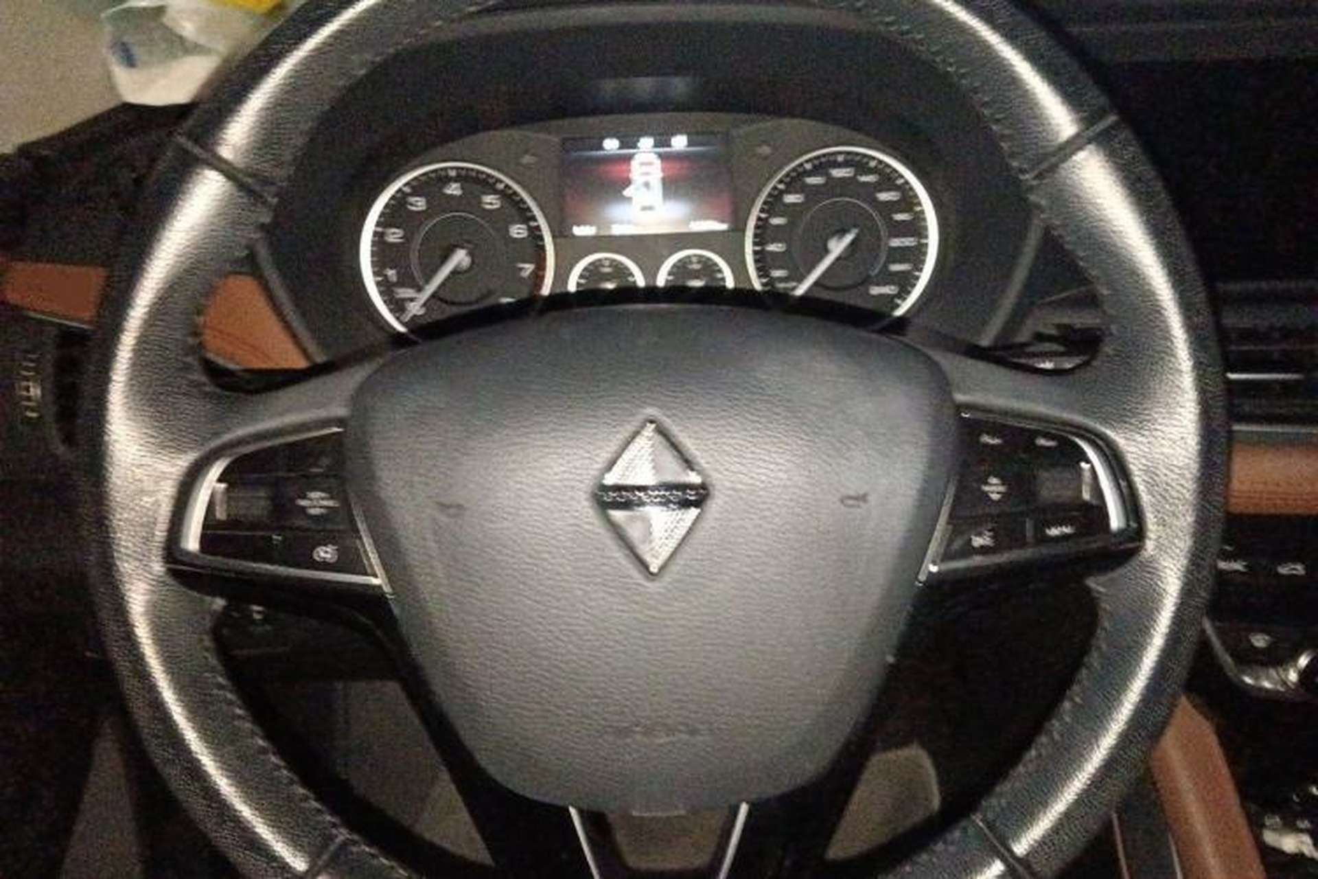 Used BORGWARD BX7 2016 28T Four-wheel Drive Flagship Version 7 Seats Steering Wheel