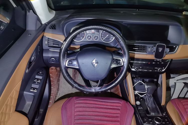 Used BORGWARD BX7 2016 28T Four-Wheel Drive Flagship Model 6 Seats Steering Wheel