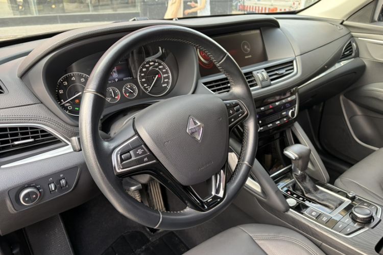 Used BORGWARD BX7 2016 28T 2WD Luxury Edition 7-seater Steering Wheel