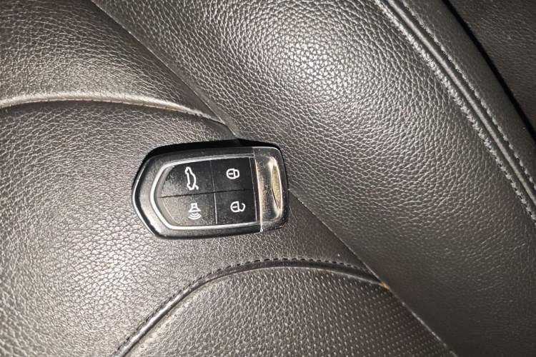 Used BORGWARD BX7 2016 28T 2WD Elite Edition 5-seater Vehicle Key