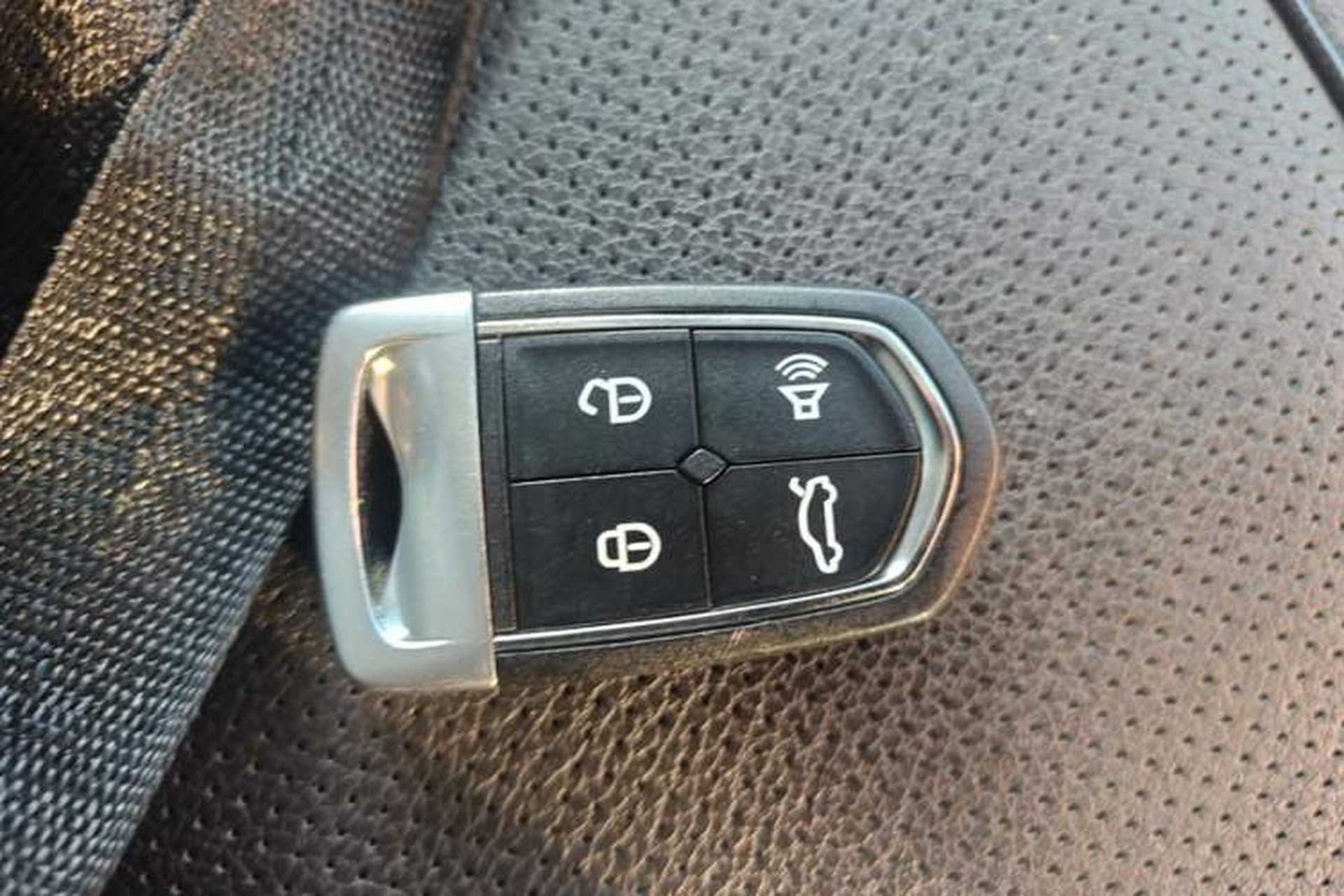 Used BORGWARD BX7 2016 28T Two-Wheel Drive Luxury Version 5 Seats Vehicle Key