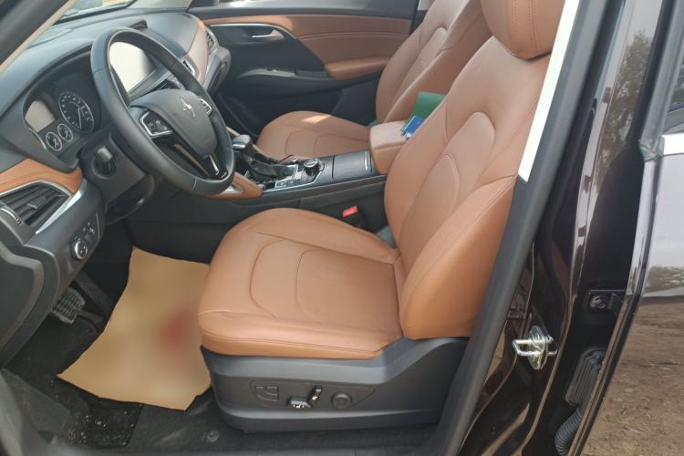 Used BORGWARD BX7 2016 28T Four-wheel Drive Luxury Edition 5 Seats Left Front Seat