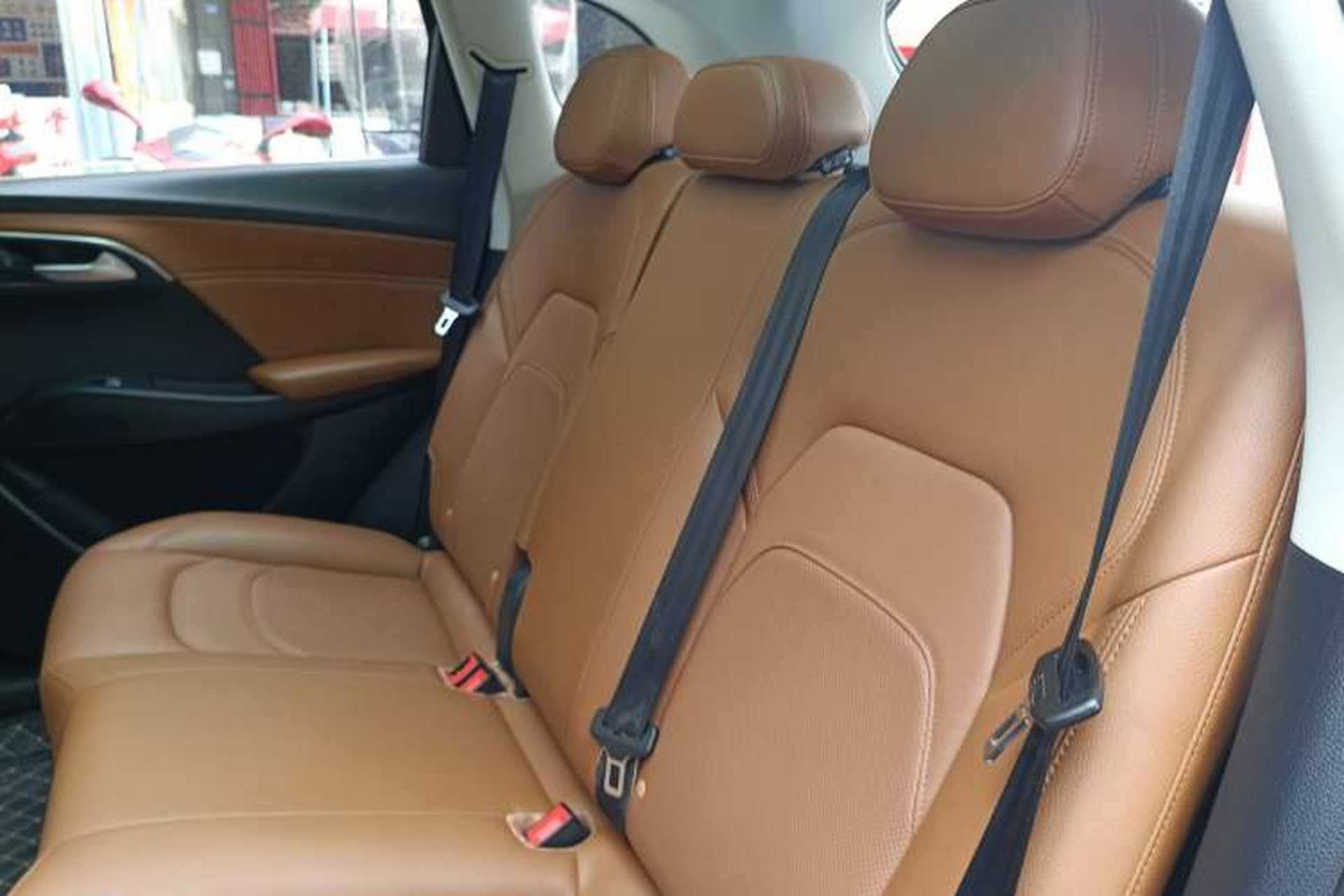 Used BORGWARD BX7 2016 28T Two-Wheel Drive Luxury Version 5 Seats Left Rear Seat