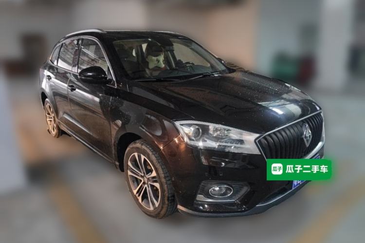 Used BORGWARD BX7 2016 28T Two-Wheel Drive Luxury Version 5 Seats Front Right 45 Deg